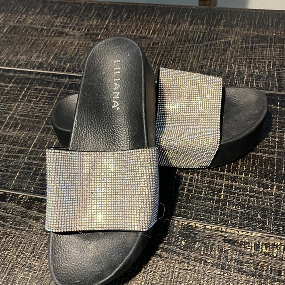 Size 10 sparkle slides only worn once - Picture 2 of 3